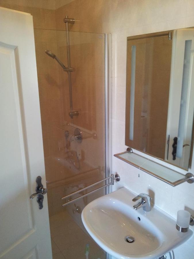 Apartments Lucija Brela Εξωτερικό φωτογραφία