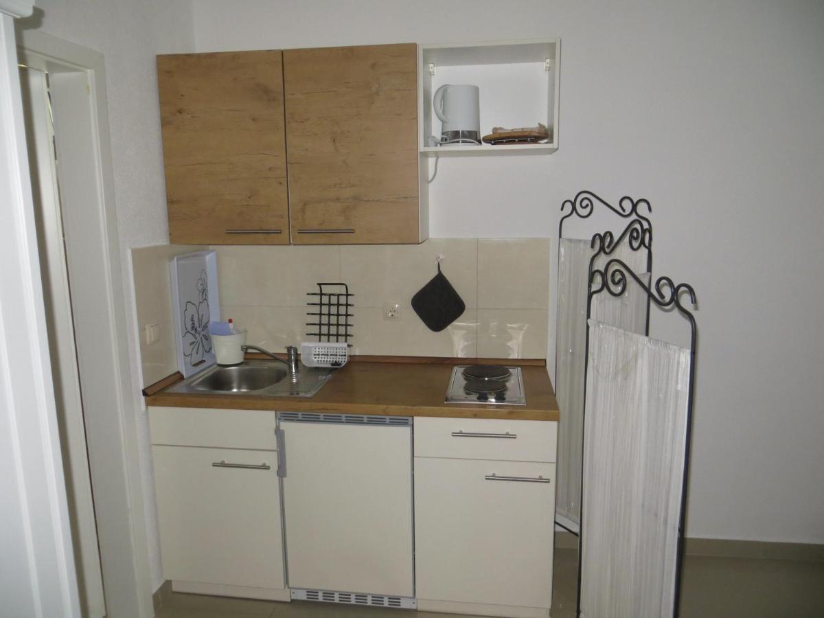 Apartments Lucija Brela Εξωτερικό φωτογραφία
