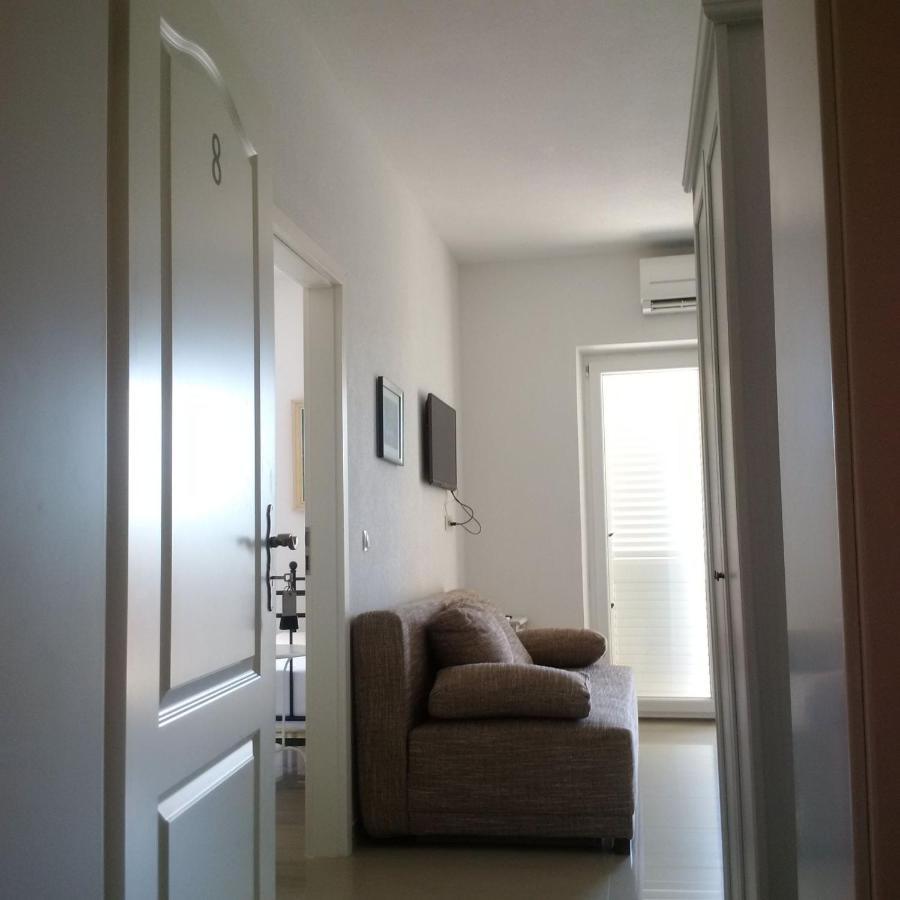 Apartments Lucija Brela Εξωτερικό φωτογραφία