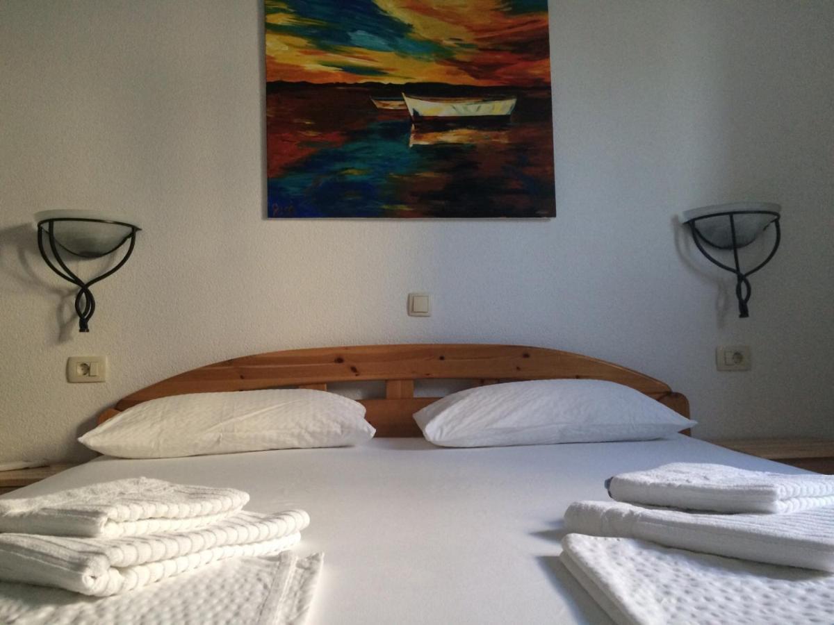 Apartments Lucija Brela Εξωτερικό φωτογραφία