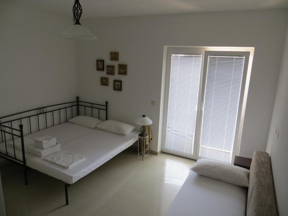 Apartments Lucija Brela Εξωτερικό φωτογραφία