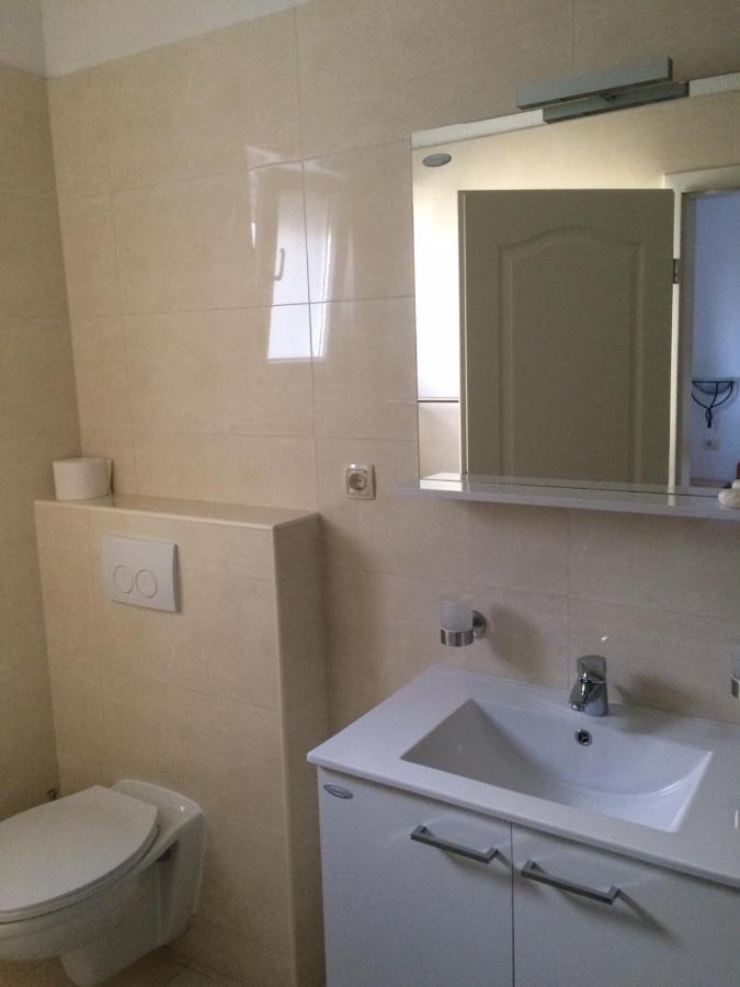 Apartments Lucija Brela Εξωτερικό φωτογραφία