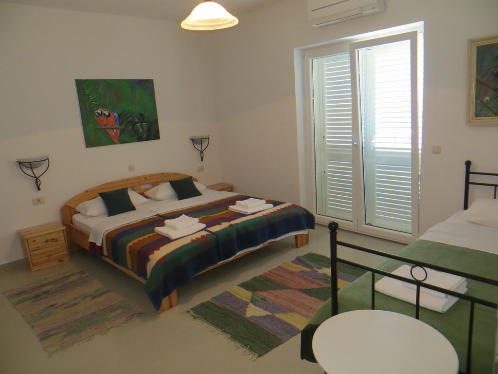 Apartments Lucija Brela Εξωτερικό φωτογραφία