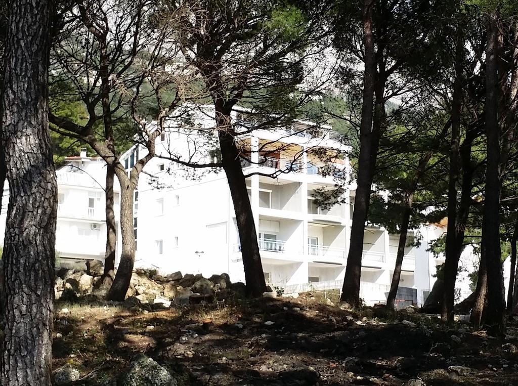 Apartments Lucija Brela Εξωτερικό φωτογραφία