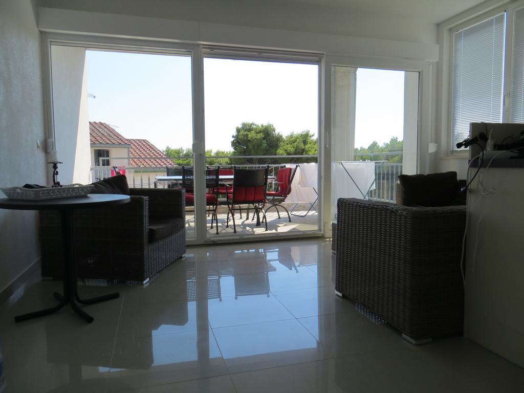 Apartments Lucija Brela Εξωτερικό φωτογραφία