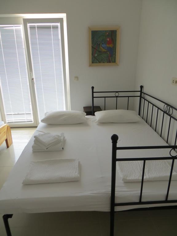Apartments Lucija Brela Δωμάτιο φωτογραφία