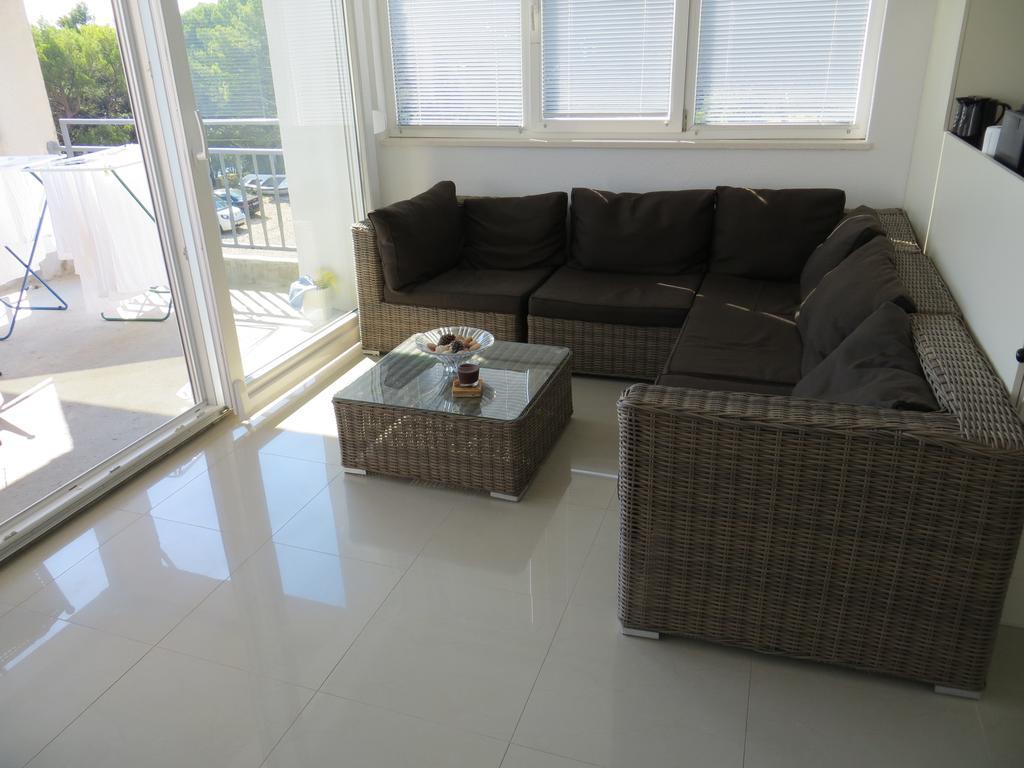 Apartments Lucija Brela Εξωτερικό φωτογραφία