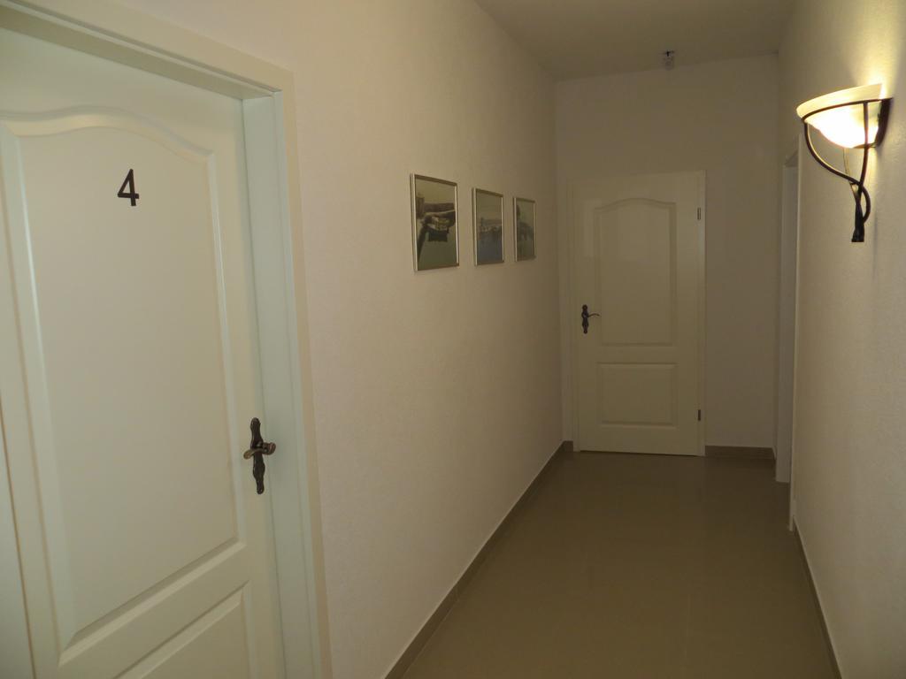 Apartments Lucija Brela Εξωτερικό φωτογραφία
